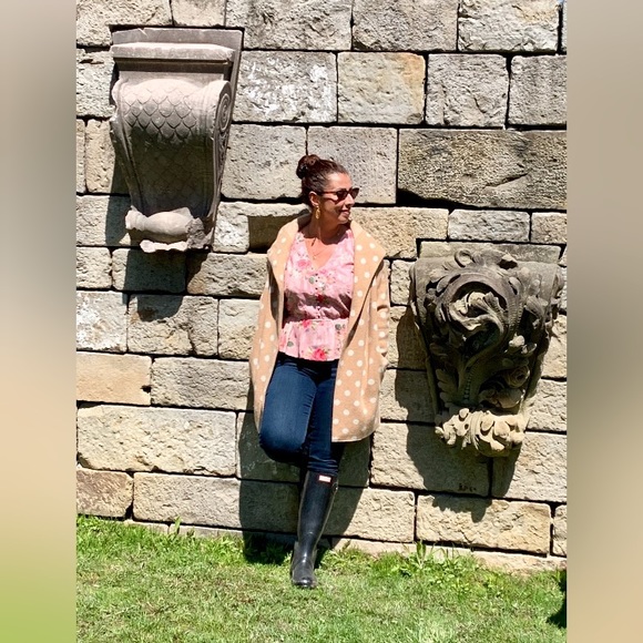 Meet your Posher, Fara - Picture 2 of 3